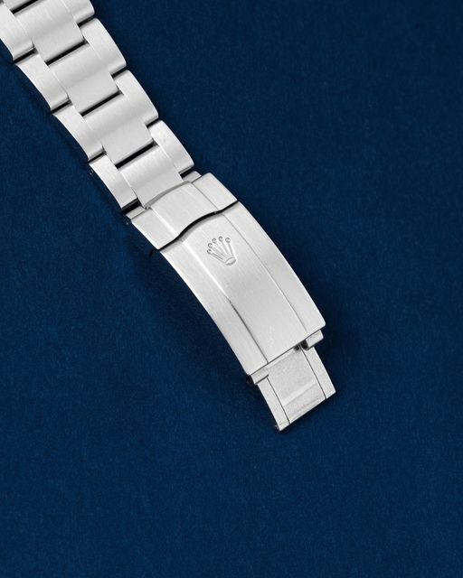 Rolex Oyster Perpetual 116000 Image 3